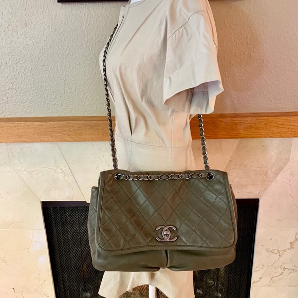 ❌SOLD❌💯Authentic Chanel XL Flap Bag - Picture 14 of 15